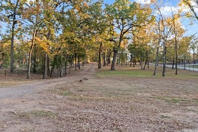 Cozy lake cottage on 3.4 acres with nearly 200 ft of waterfront - photo 9
