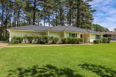 CALLING ALL INVESTORS!! This beautiful 3BR/3BA golf course home - photo 4
