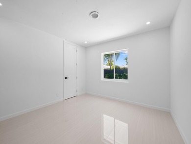 Fully renovated 3/3 pool home in sought-after Coral Ridge Isles - photo 15