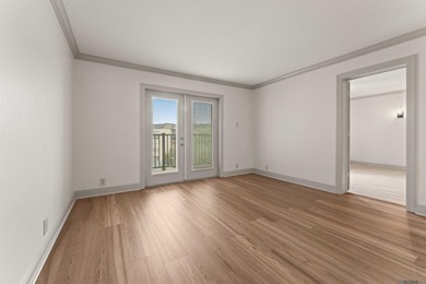 UNIT 404 - BEAUTIFUL 2 BEDROOM RENOVATED UNIT. DOWNTOWN LIVING - photo 1