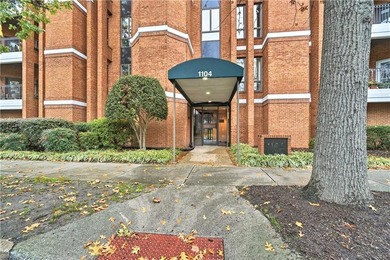 Elizabeth River Condo For Sale in Norfolk Virginia