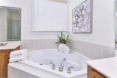 Bright & Spacious Move In Ready Home in Sought After - photo 22