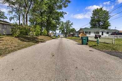 Wake up to beautiful views of Houghton Lake from the spacious - photo 37