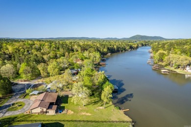 Lake Hamilton Home For Sale in Hot Springs Arkansas