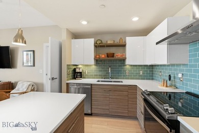 Rare top-floor corner unit at the stylish Talbach House - photo 4