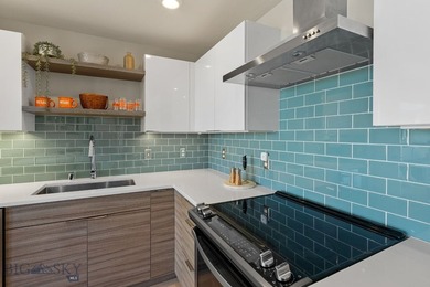 Rare top-floor corner unit at the stylish Talbach House - photo 5