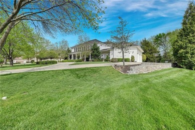 SELLERS ACCEPTED A SIGHT UNSEEN OFFER. Vacation at home in this - photo 4