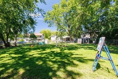 Welcome to this beautifully maintained 4-bedroom, 2.5-bath - photo 11