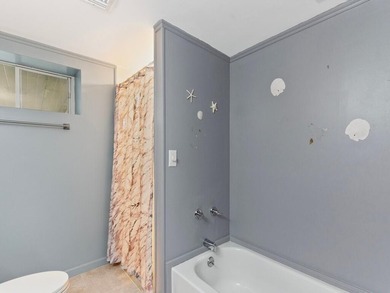 Welcome to this charming 2-bedroom, 1.5-bathroom manufactured - photo 13