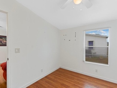 Welcome to this charming 2-bedroom, 1.5-bathroom manufactured - photo 15