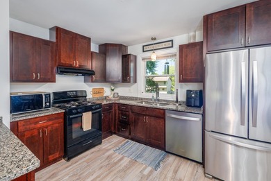 Welcome to this beautifully maintained 4-bedroom, 2.5-bath - photo 18