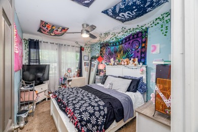 Welcome to this beautifully maintained 4-bedroom, 2.5-bath - photo 19