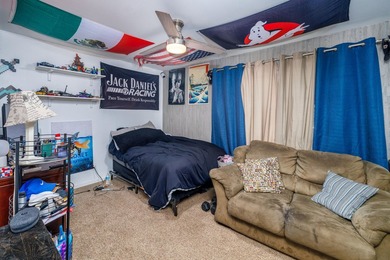 Welcome to this beautifully maintained 4-bedroom, 2.5-bath - photo 24