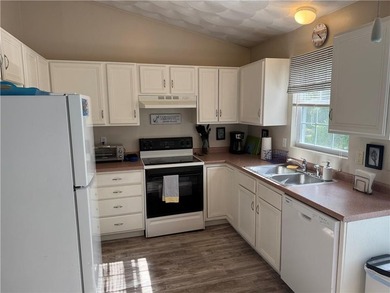 Welcome to 1676 Kingstown Road-a charming and spacious South - photo 4