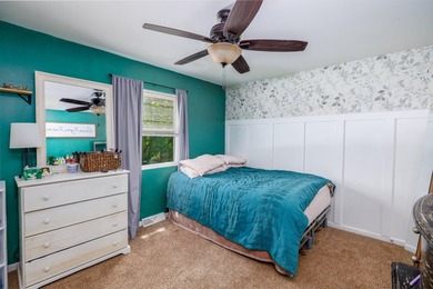 Welcome to this beautifully maintained 4-bedroom, 2.5-bath - photo 25