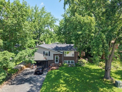 Welcome to this beautifully maintained 4-bedroom, 2.5-bath - photo 32