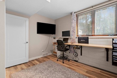 Set in the Purves Lagoon neighborhood, this remodeled - photo 36