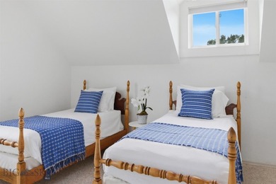Nestled in the highly sought-after SpringHill Community, this - photo 46
