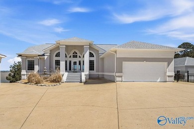 Luxury Weiss Lake waterfront estate offering 5,618 heated sq ft - photo 2