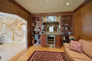 This absolutely stunning, updated Colonial offers timeless - photo 9