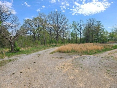 Commercial Property located in a high traffic area. 2 minutes to - photo 2