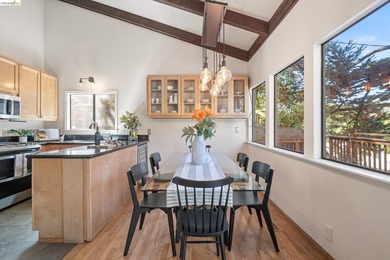 Majestic nature lover's retreat in the heart of Montclair. This - photo 15