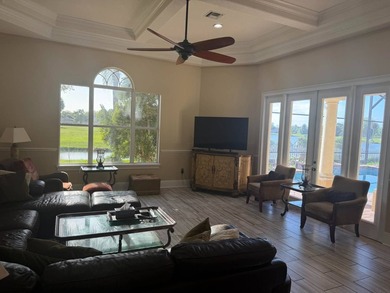 Expansive Luxury Home 5/4 with golf course views and inground - photo 20