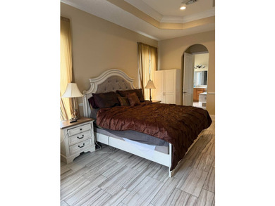 Expansive Luxury Home 5/4 with golf course views and inground - photo 22