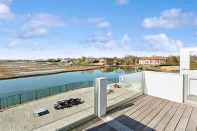 Commanding one of the most coveted positions in Hewlett Bay Park - photo 25