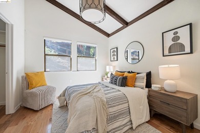 Majestic nature lover's retreat in the heart of Montclair. This - photo 28