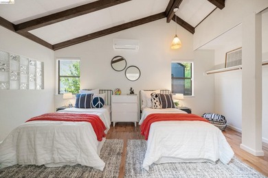 Majestic nature lover's retreat in the heart of Montclair. This - photo 31