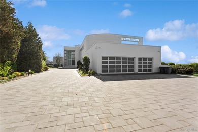 Commanding one of the most coveted positions in Hewlett Bay Park - photo 32