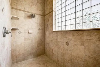 Expansive Luxury Home 5/4 with golf course views and inground - photo 38