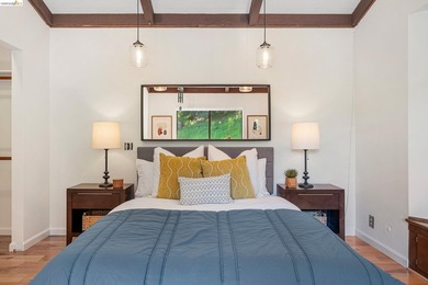 Majestic nature lover's retreat in the heart of Montclair. This - photo 39