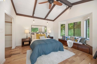 Majestic nature lover's retreat in the heart of Montclair. This - photo 44