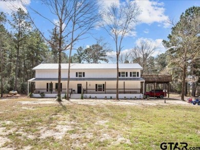 (private lake, pond, creek) Home For Sale in Grapeland Texas