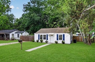 Cozy and charming 2BR/1BA ranch near Park Circle offering - photo 2