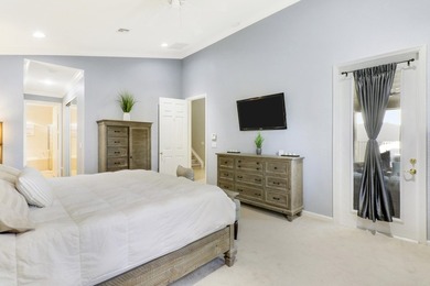 Spacious two-story home featuring 4 bedrooms, 3.5 bathrooms - photo 12