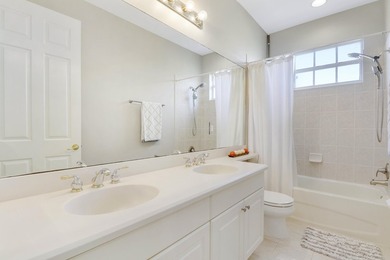 Spacious two-story home featuring 4 bedrooms, 3.5 bathrooms - photo 19