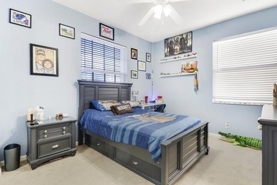 Spacious two-story home featuring 4 bedrooms, 3.5 bathrooms - photo 20