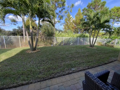 Spacious two-story home featuring 4 bedrooms, 3.5 bathrooms - photo 23