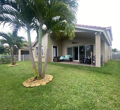 Spacious two-story home featuring 4 bedrooms, 3.5 bathrooms - photo 25
