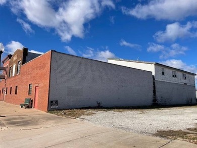 This is a great investment opportunity right on the river. The - photo 3