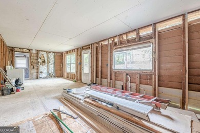 Investor special near Lake Allatoona! This single-story home on - photo 7