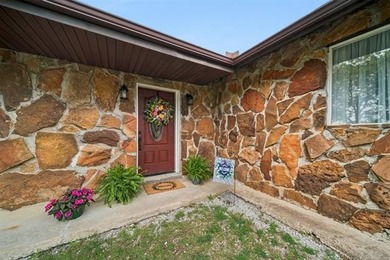 Beautiful 1 owner home on well groomed acreage complete with - photo 2