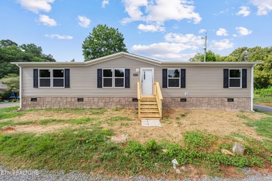 Fort Loudoun Lake Home Sale Pending in Knoxville Tennessee