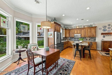 Set in a timeless mid-island location, this charming - photo 14