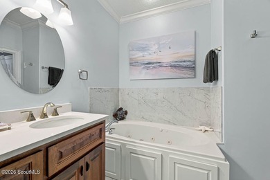 Set in a timeless mid-island location, this charming - photo 23