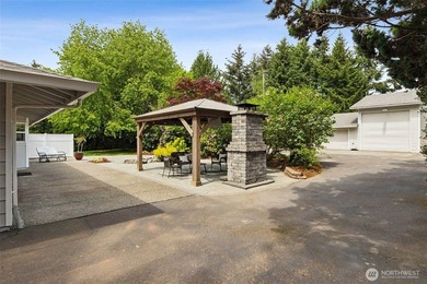 Back on market due to buyer financing. No fault of the seller or - photo 26