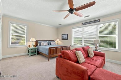 Set in a timeless mid-island location, this charming - photo 30